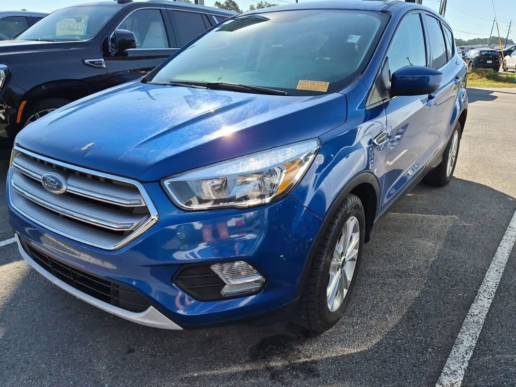 2017 Ford Escape SE — photo 1 of 15