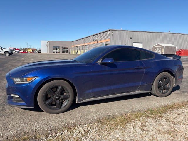 2015 Ford Mustang V6 — photo 1 of 13