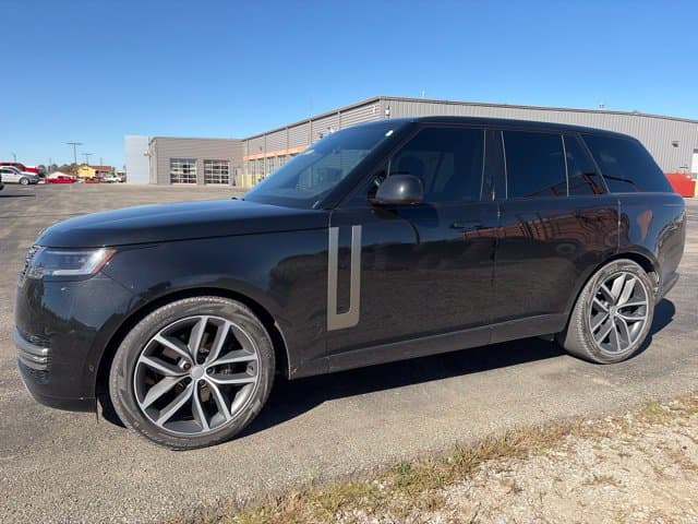 2024 Land Rover Range Rover Base — photo 1 of 15