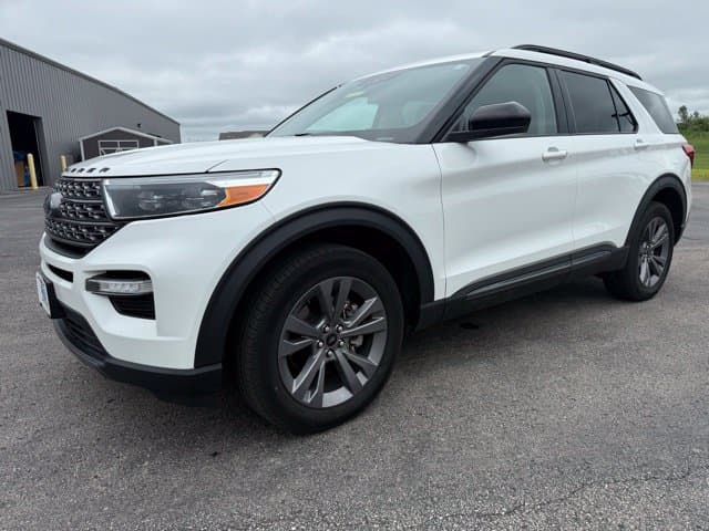 2023 Ford Explorer XLT — photo 1 of 28
