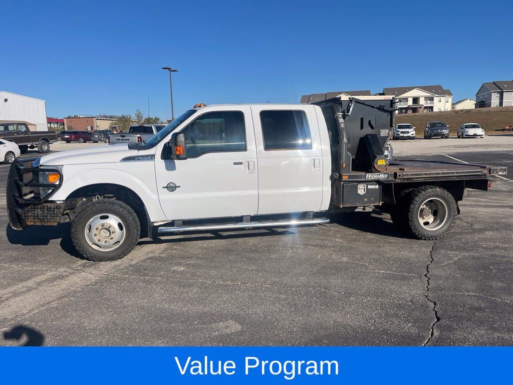 2015 Ford Super Duty F-350 DRW Lariat — photo 1 of 2
