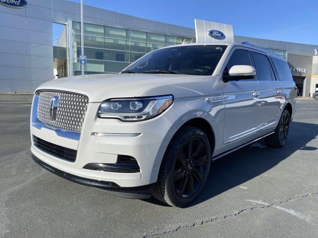 2023 Lincoln Navigator L Reserve — photo 1 of 36