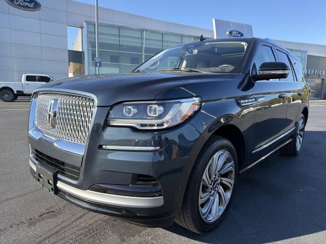 2022 Lincoln Navigator Reserve — photo 1 of 31
