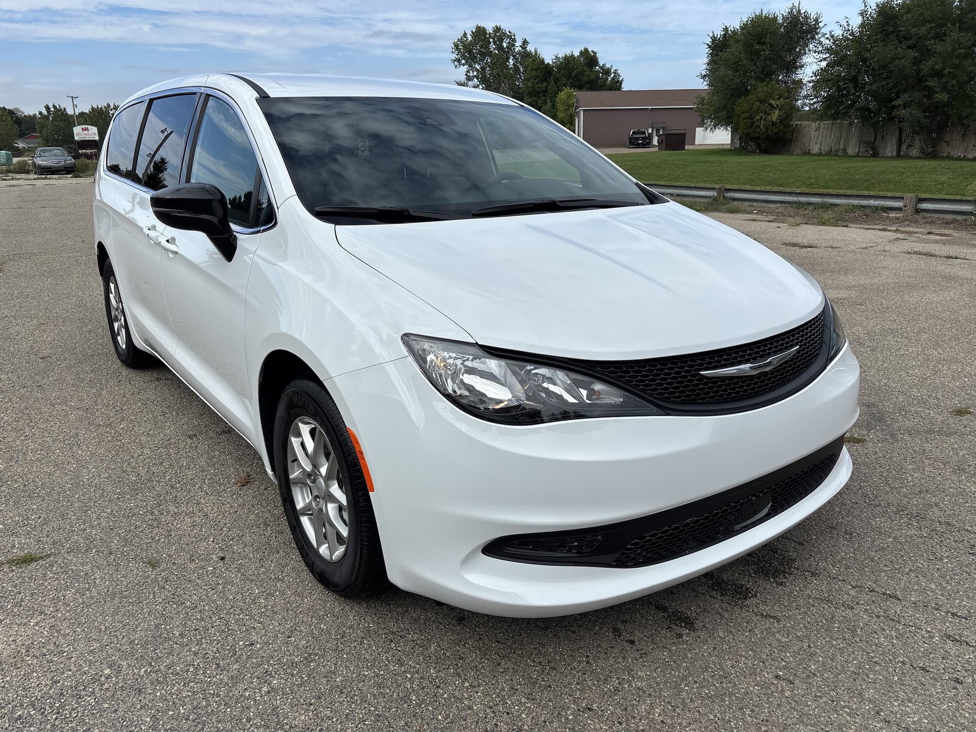 2027 Chrysler Pacifica LX — photo 1 of 46