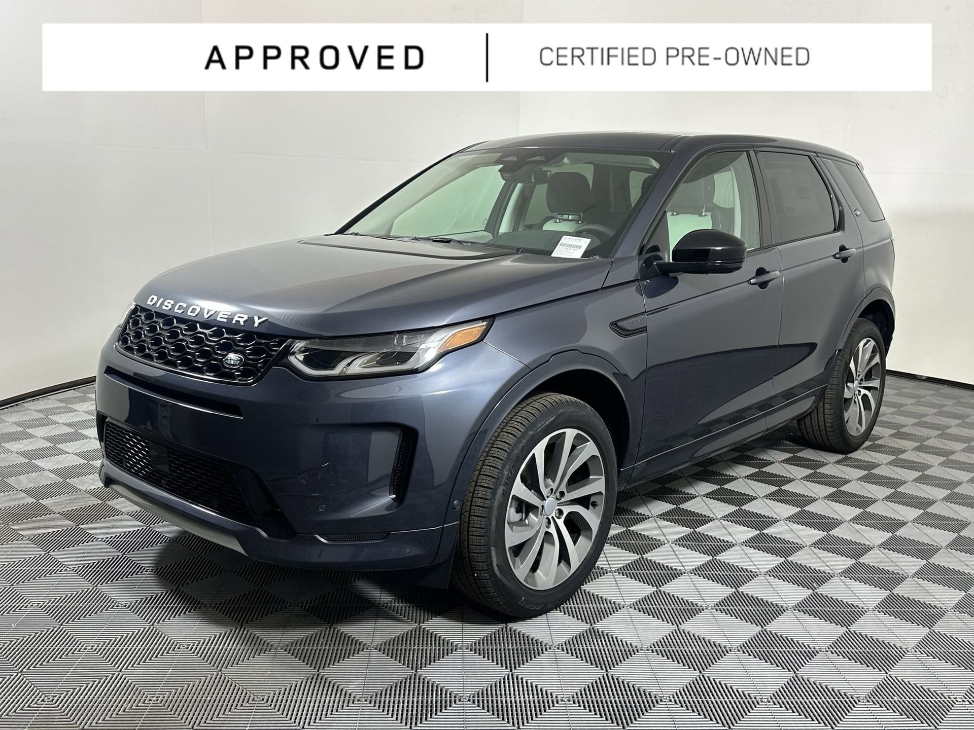 2025 Land Rover Discovery Sport S — photo 1 of 25