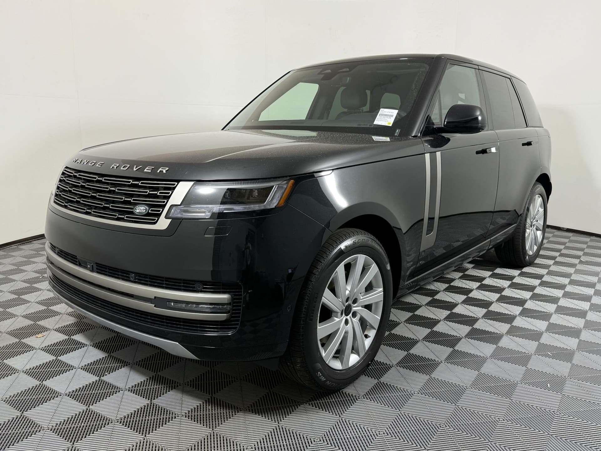 2026 Land Rover Range Rover SE — photo 1 of 28