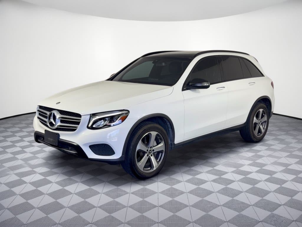 2019 Mercedes-Benz GLC GLC 300 — photo 1 of 34