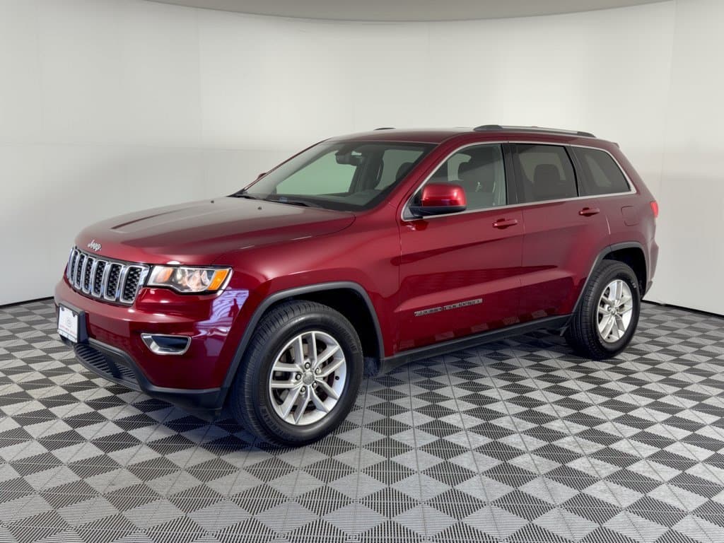 2017 Jeep Grand Cherokee Laredo — photo 1 of 34