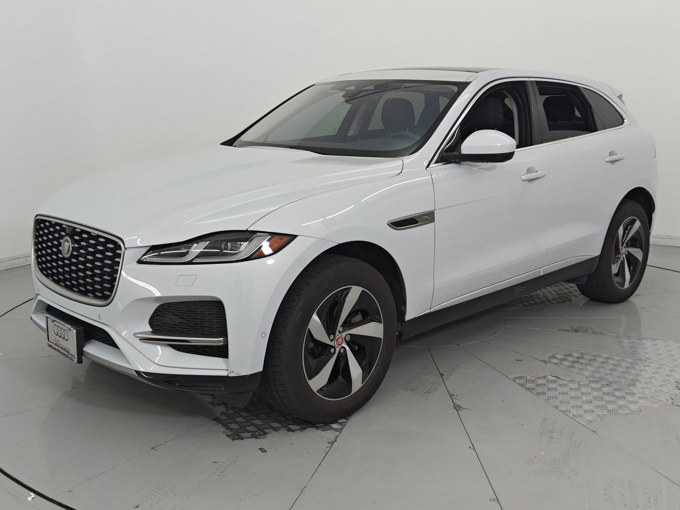Foto de 2021 Jaguar F-PACE S