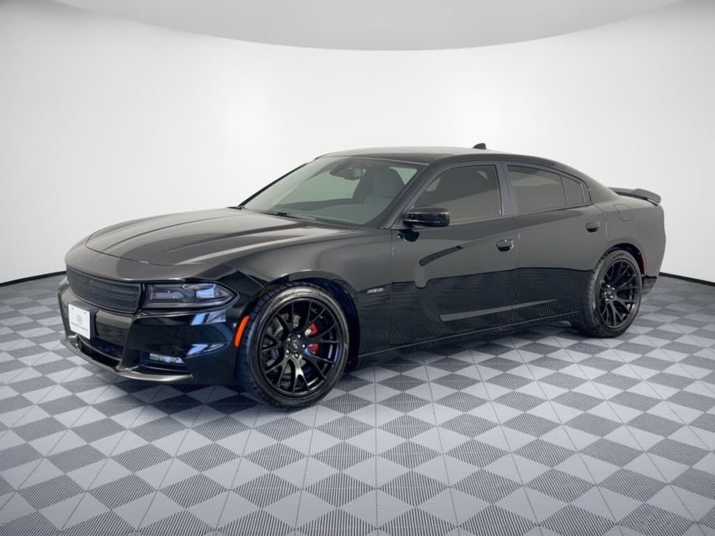 2017 Dodge Charger R/T — photo 1 of 34