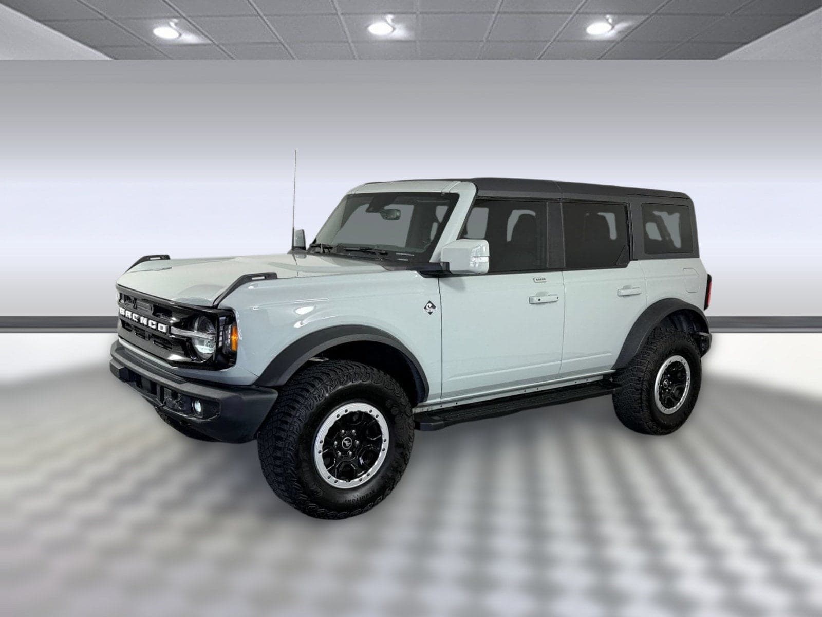 2023 Ford Bronco Outer Banks — photo 1 of 30