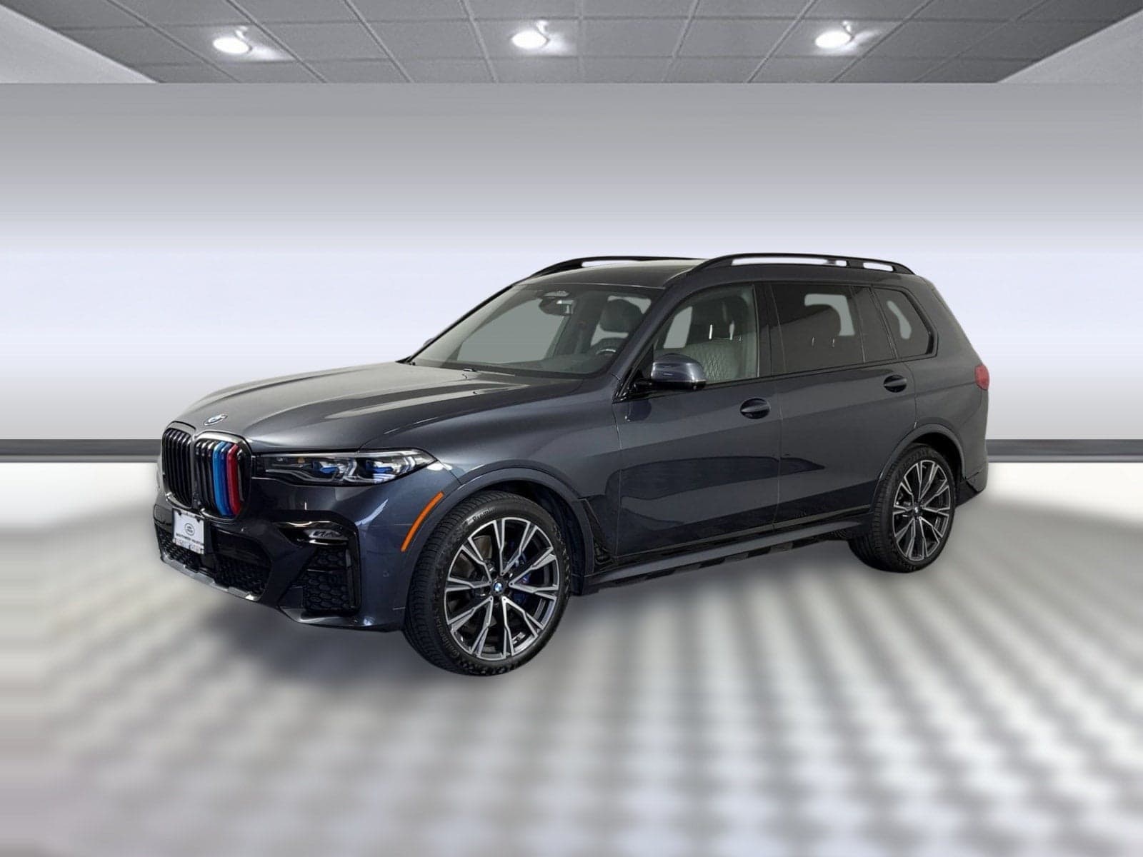 2021 BMW X7 M50i — photo 1 of 31
