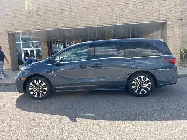 2027 Honda Odyssey Elite — photo 1 of 20
