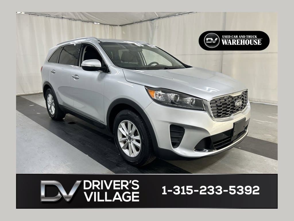2020 Kia Sorento LX — photo 1 of 24