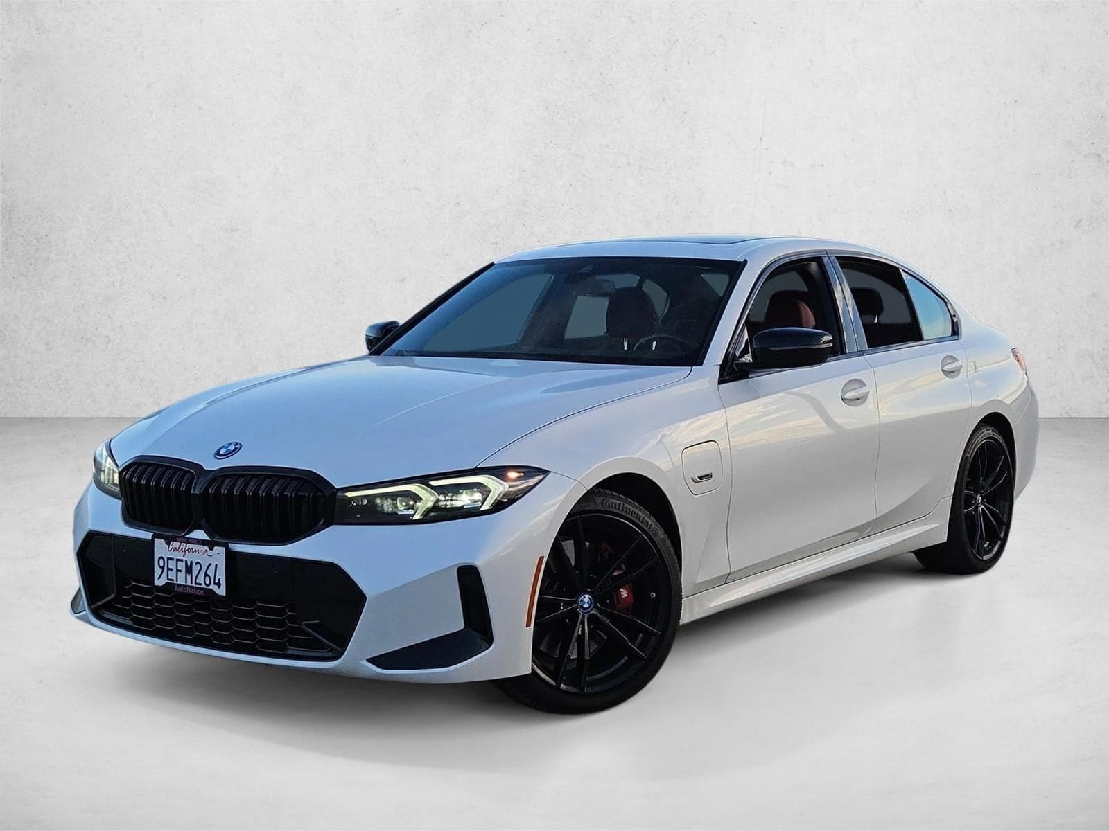 2023 BMW 3 Series 330e — photo 1 of 16