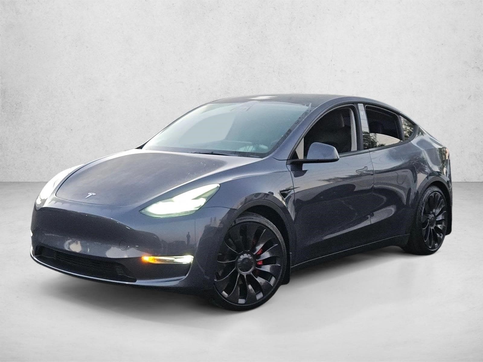 2023 Tesla Model Y Base — photo 1 of 15