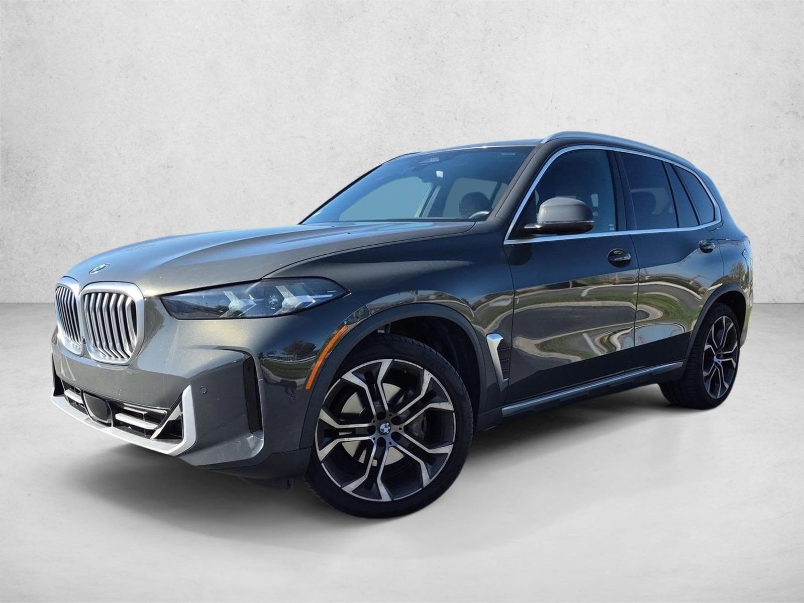 2024 BMW X5 sDrive40i — photo 1 of 17