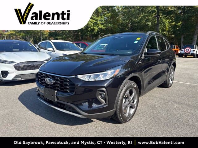 2025 Ford Escape ST-Line Select — photo 1 of 21