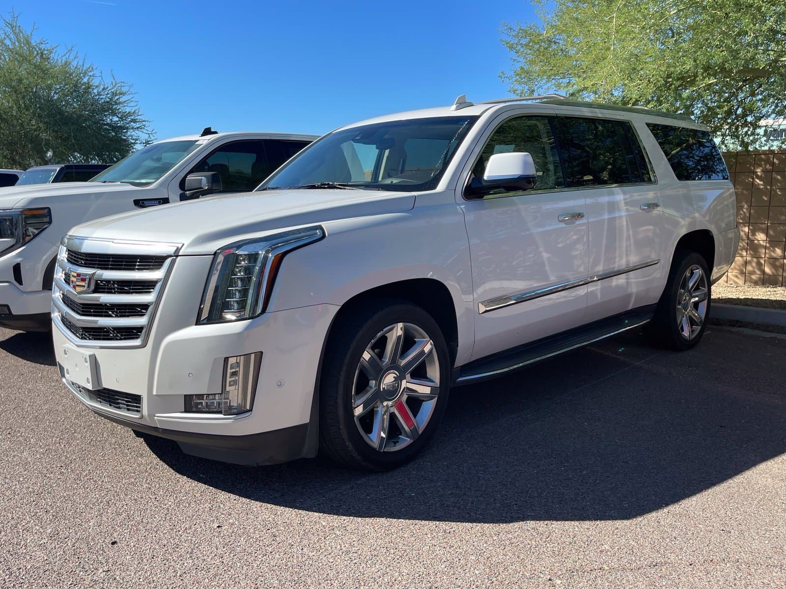 2017 Cadillac Escalade ESV Premium Luxury — photo 1 of 9