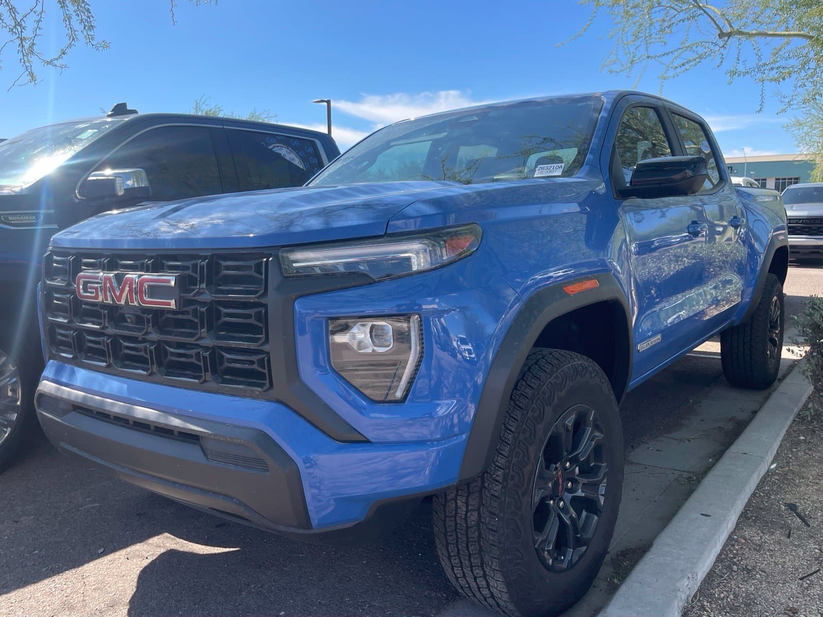 2025 GMC Canyon 2WD Elevation — photo 1 of 10