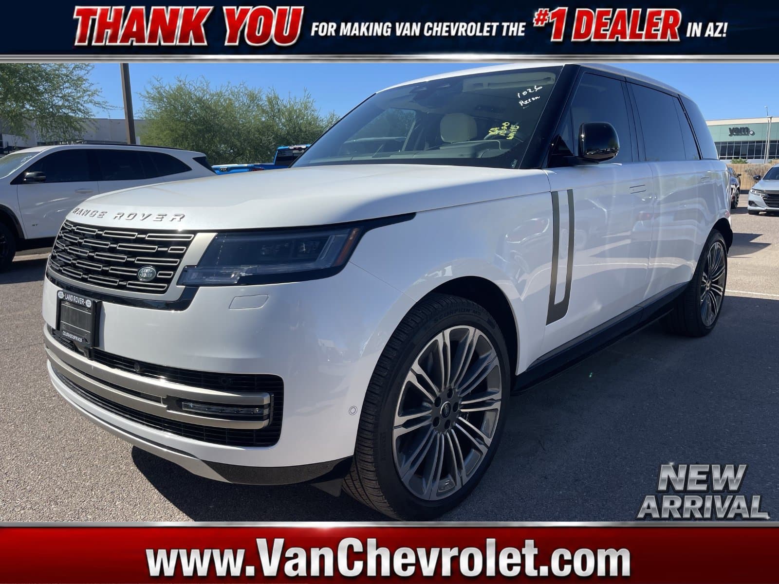 2025 Land Rover Range Rover SE — photo 1 of 13