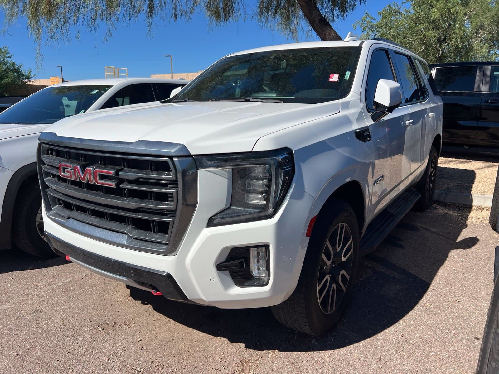 2021 GMC Yukon AT4 — photo 1 of 11