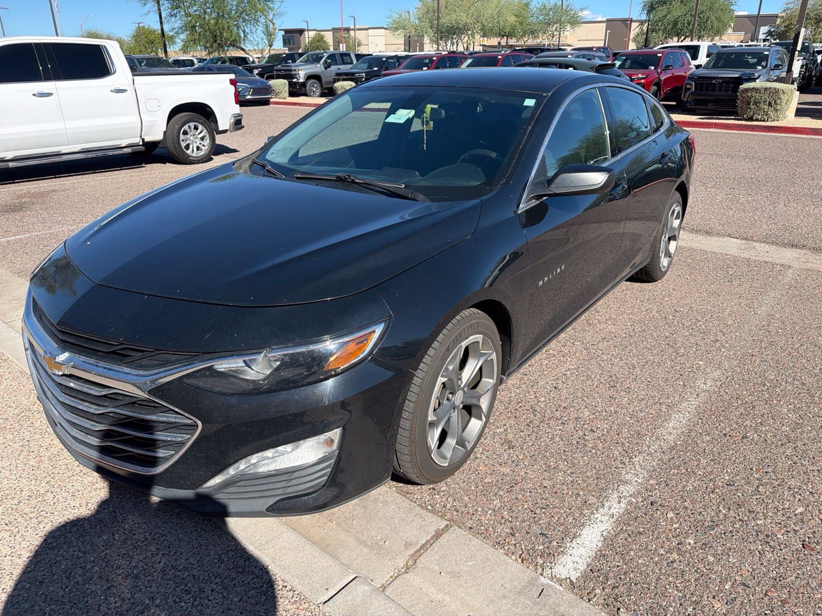 2020 Chevrolet Malibu LT — photo 1 of 8