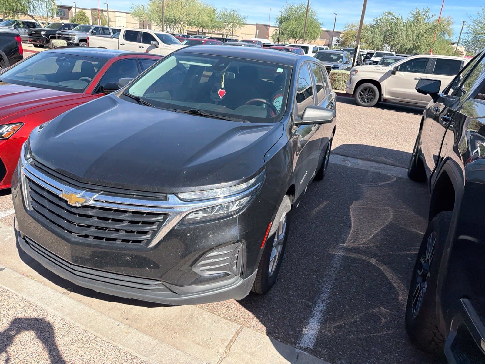 2023 Chevrolet Equinox LS — photo 1 of 7