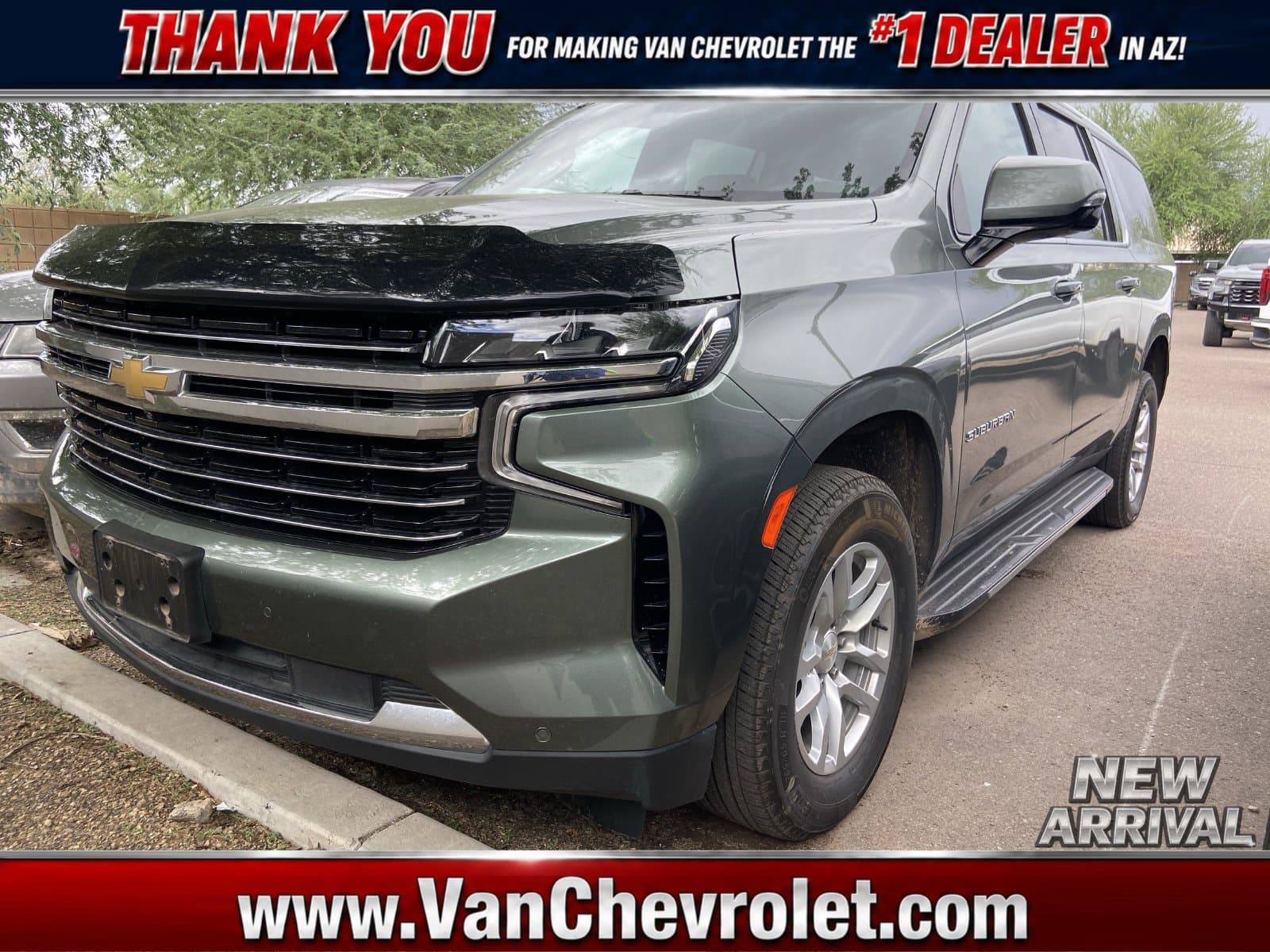 2023 Chevrolet Suburban LT — photo 1 of 15