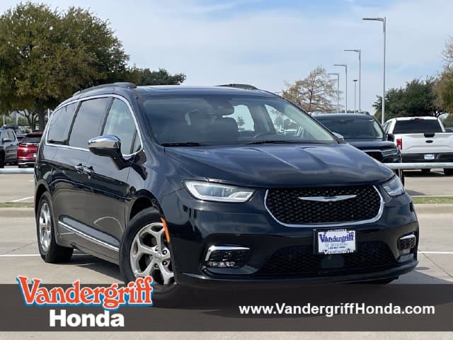 2022 Chrysler Pacifica Limited — photo 1 of 31