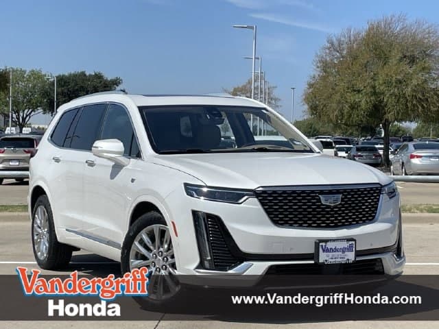 2022 Cadillac XT6 Premium Luxury — photo 1 of 31