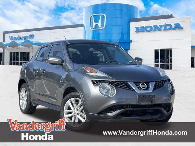 2017 Nissan Juke S — photo 1 of 28