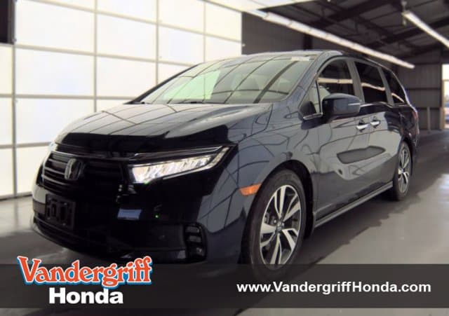 2024 Honda Odyssey Touring — photo 1 of 16