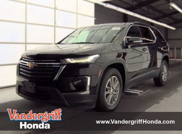 2023 Chevrolet Traverse LT Cloth — photo 1 of 15