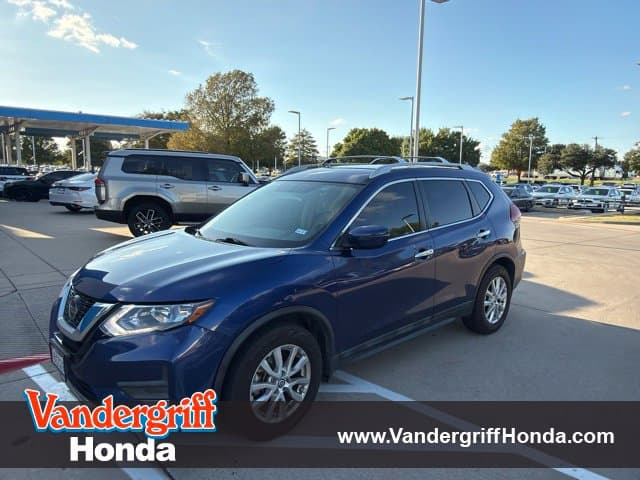2018 Nissan Rogue SV — photo 1 of 17