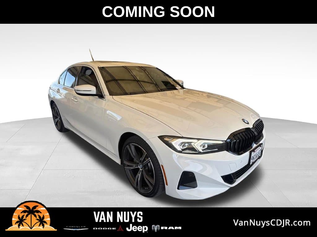2024 BMW 3 Series 330i — photo 1 of 9