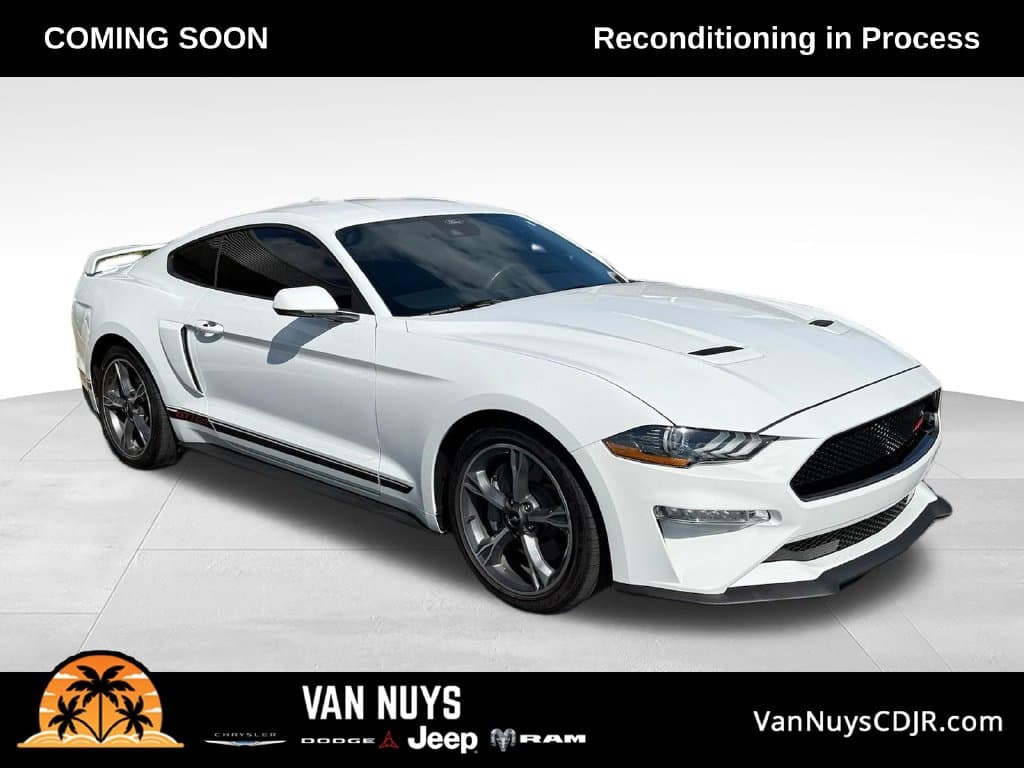 2022 Ford Mustang Base — photo 1 of 5