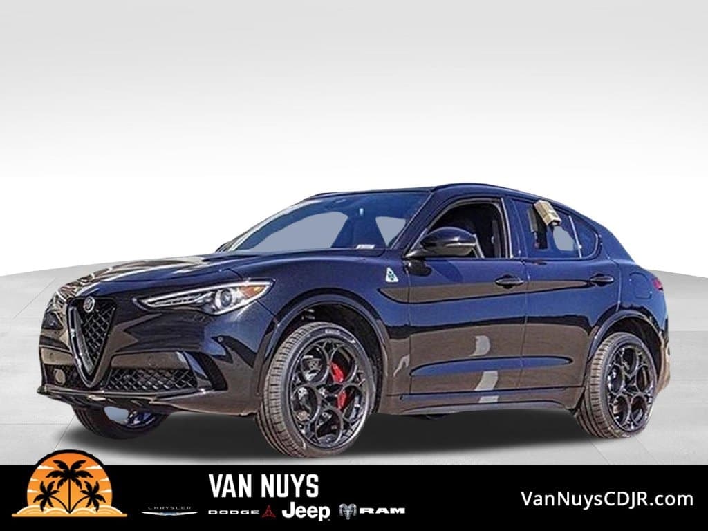 2023 Alfa Romeo Stelvio Quadrifoglio — photo 1 of 28