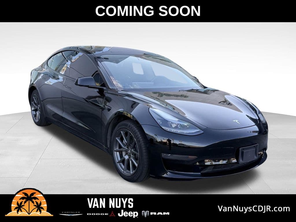 2022 Tesla Model 3 Base — photo 1 of 9