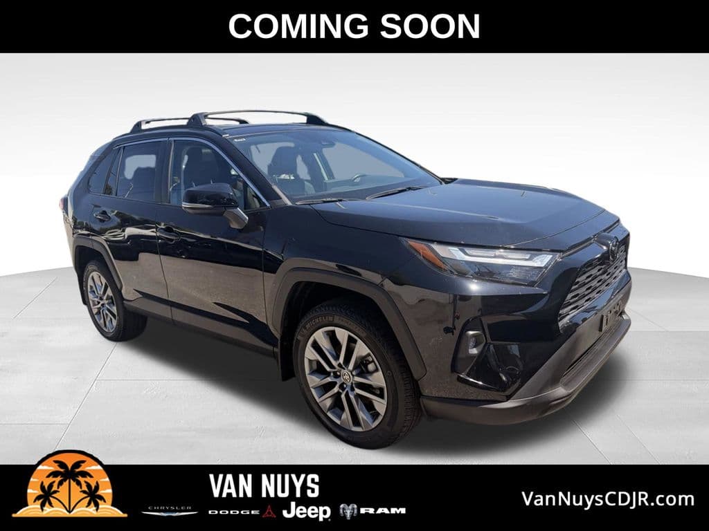 2022 Toyota RAV4 XLE Premium — photo 1 of 8