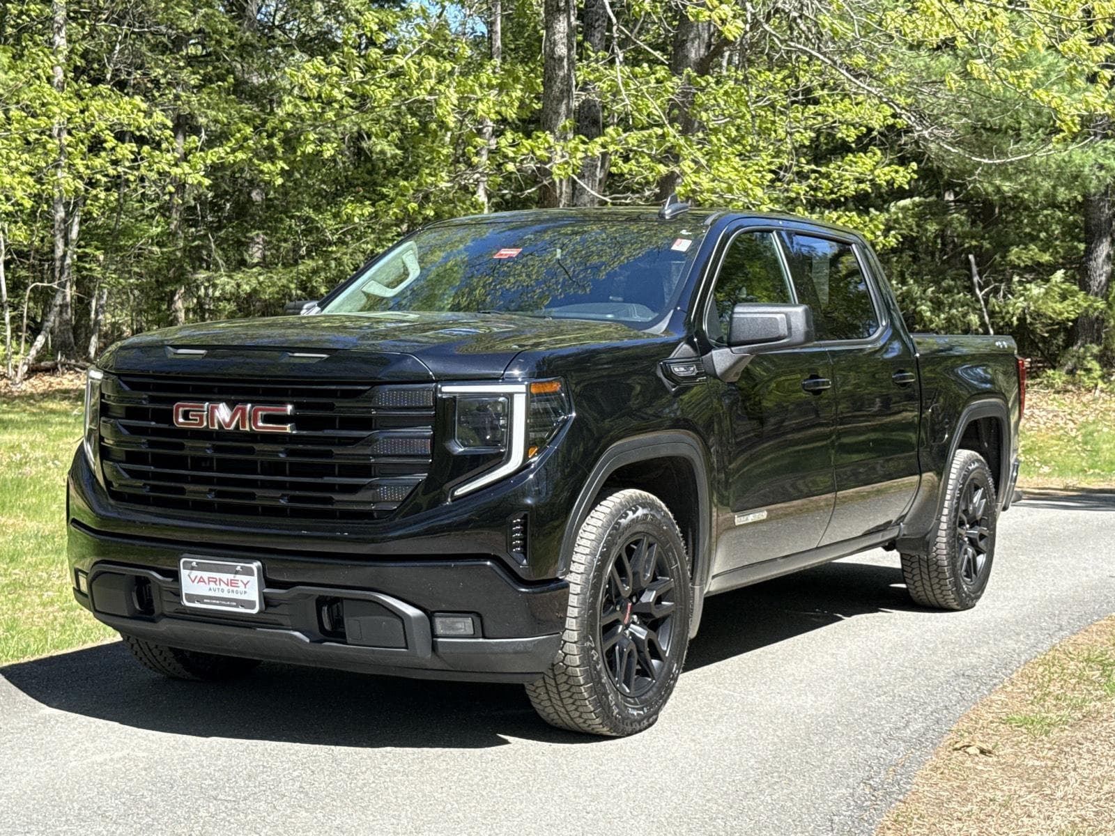 2022 GMC Sierra 1500 Elevation — photo 1 of 23