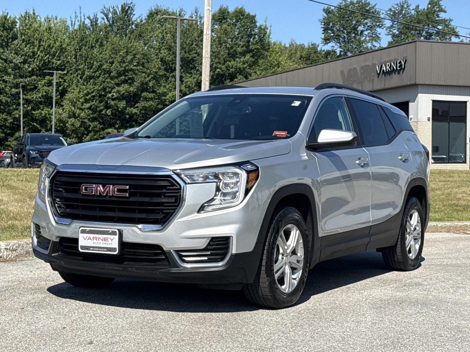 2022 GMC Terrain SLE — photo 1 of 24