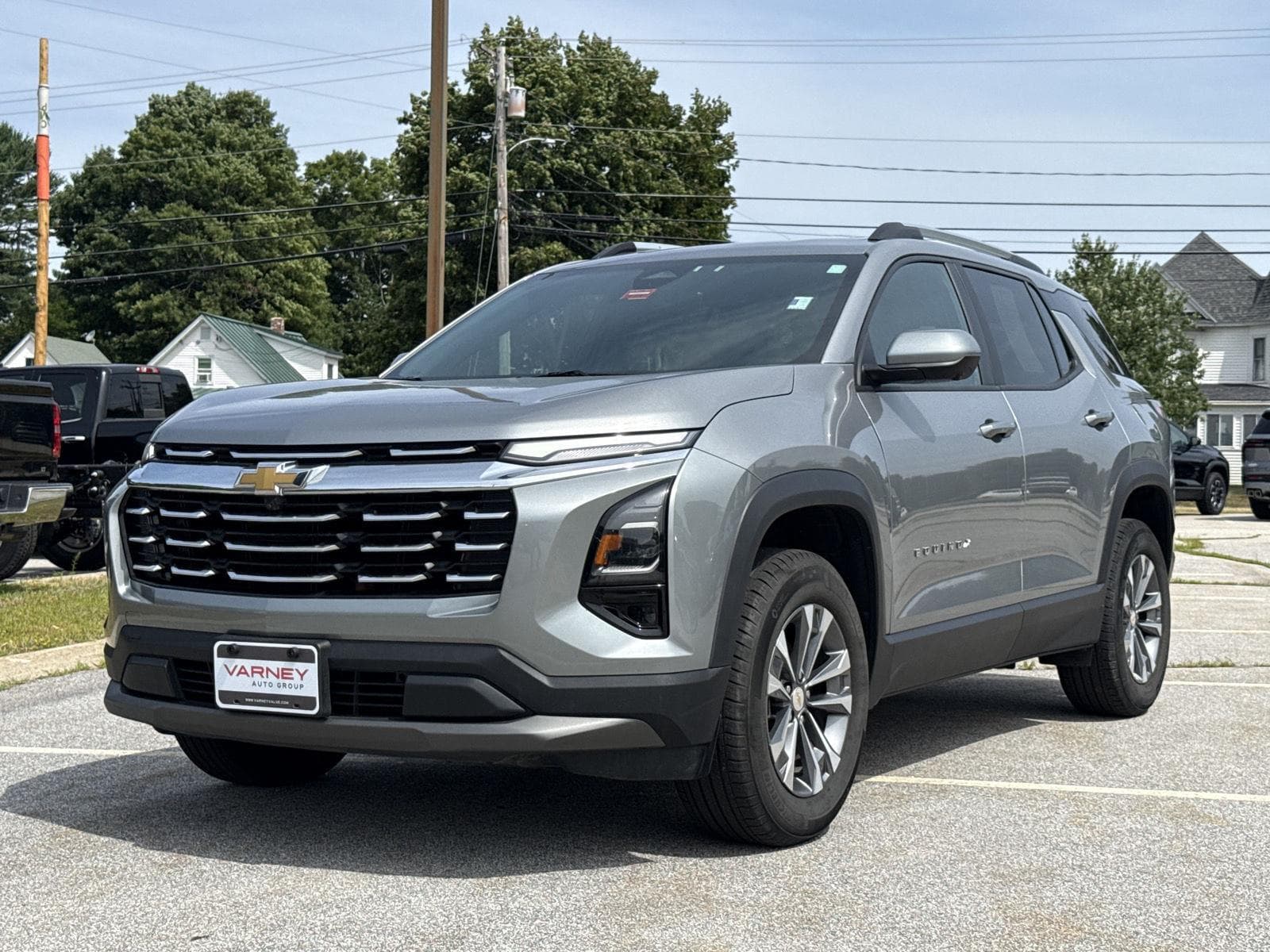 2025 Chevrolet Equinox LT — photo 1 of 30