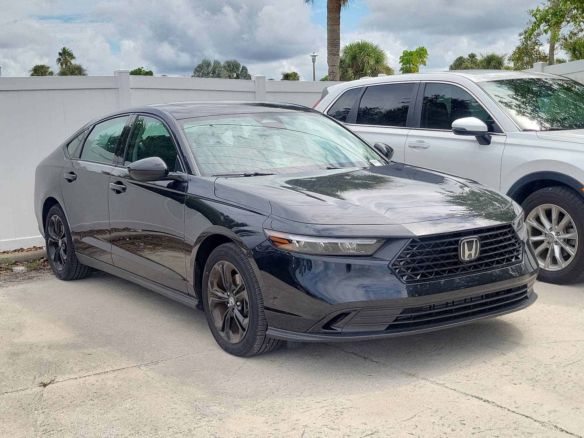 2025 Honda Accord Sedan SE — photo 1 of 10