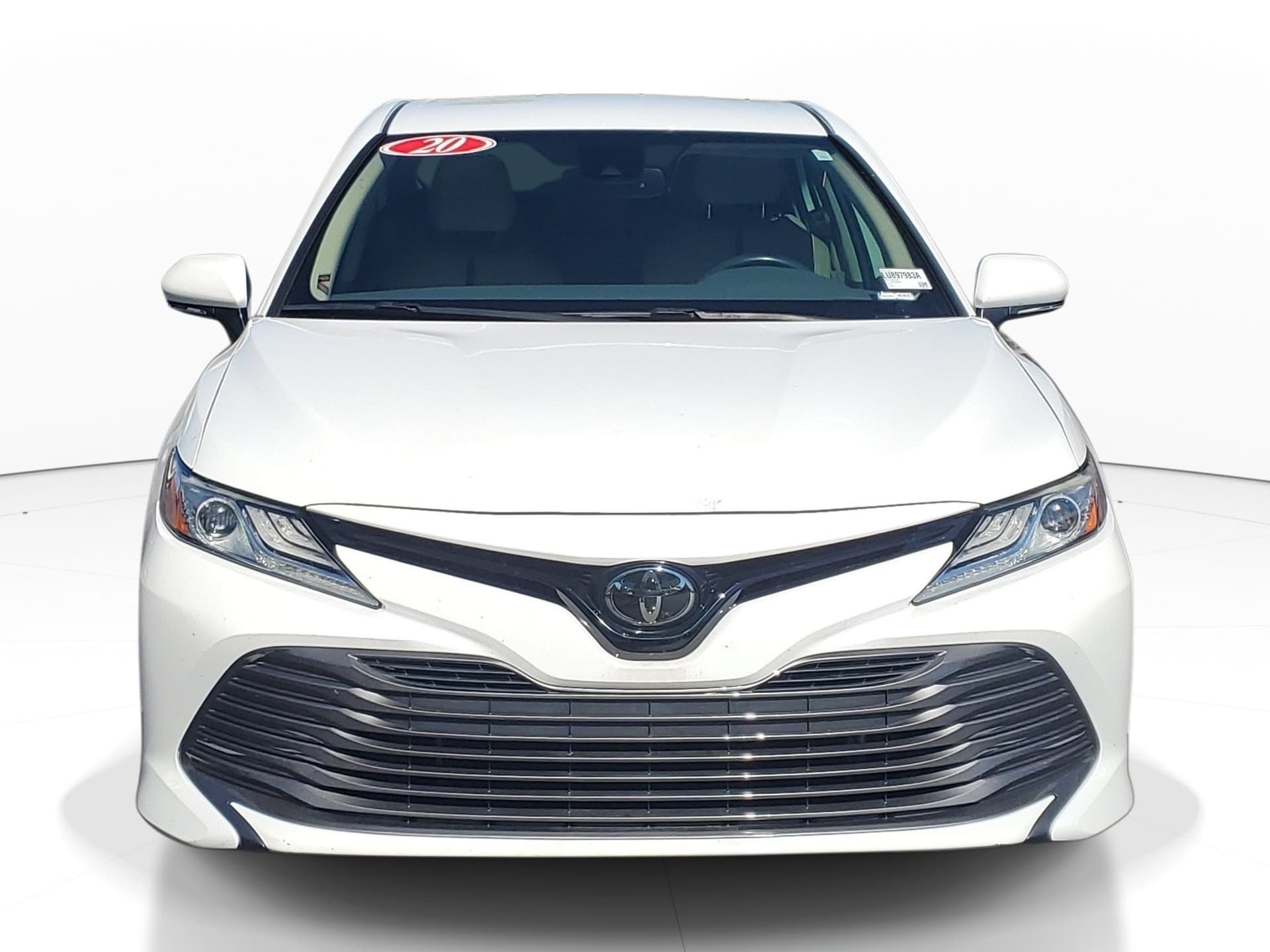 2020 Toyota Camry XLE — photo 1 of 12