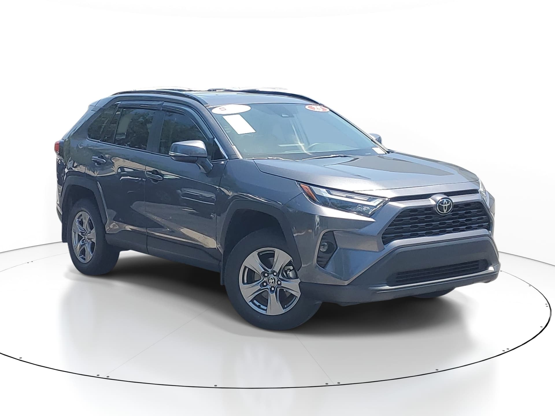 2025 Toyota RAV4 XLE — photo 1 of 31