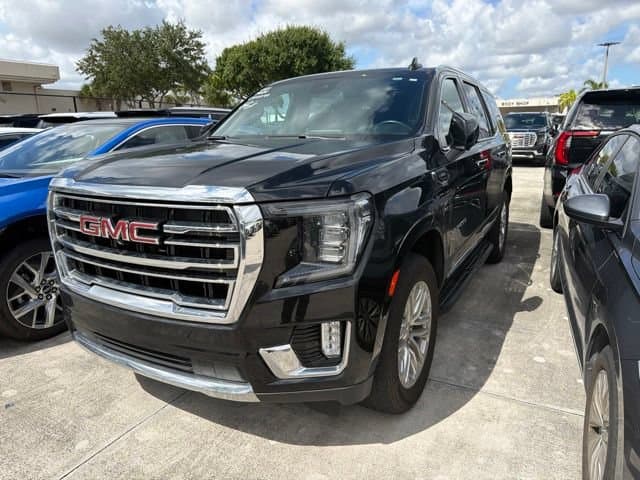 2023 GMC Yukon SLT — photo 1 of 2