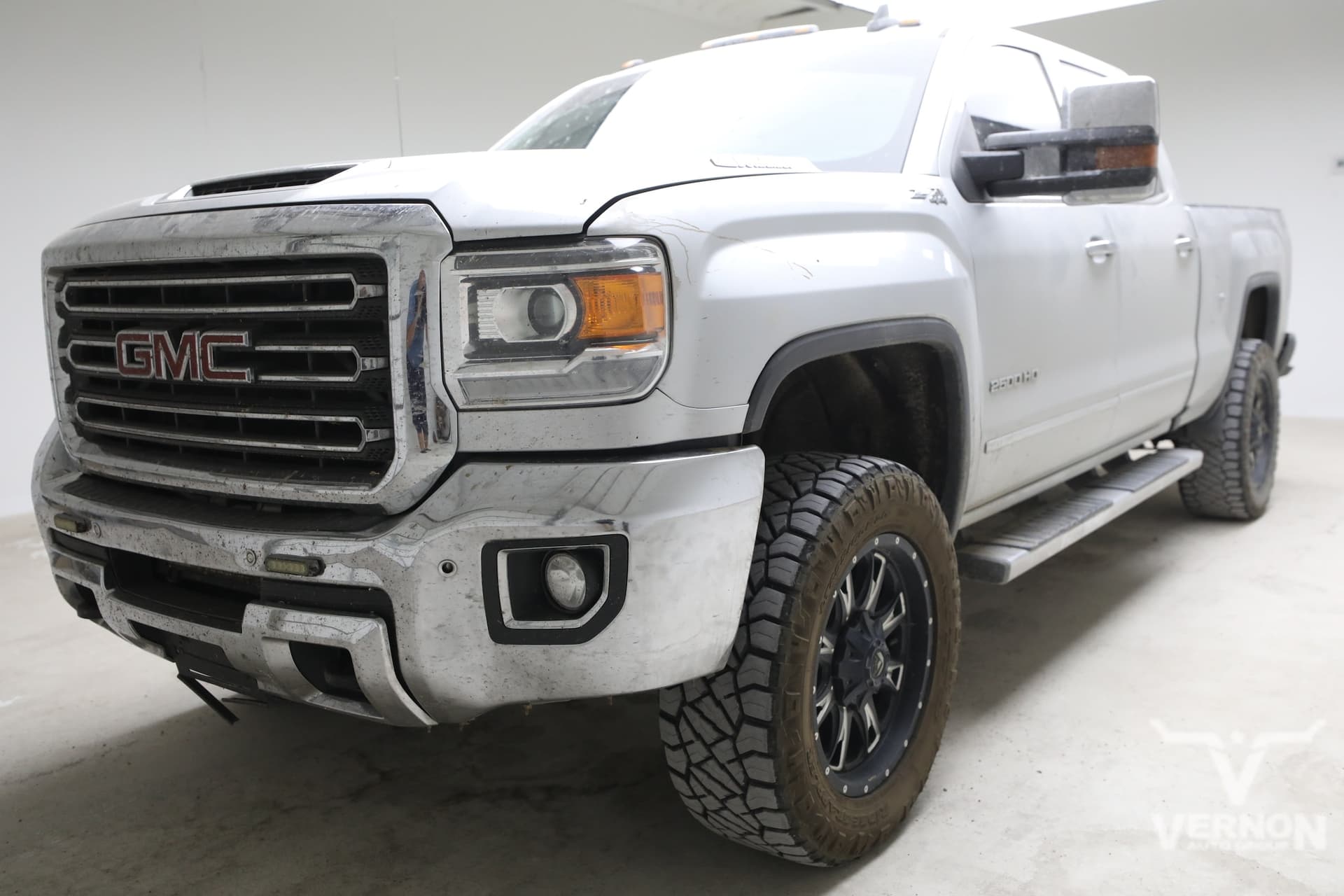 2019 GMC Sierra 2500HD SLT — photo 1 of 14