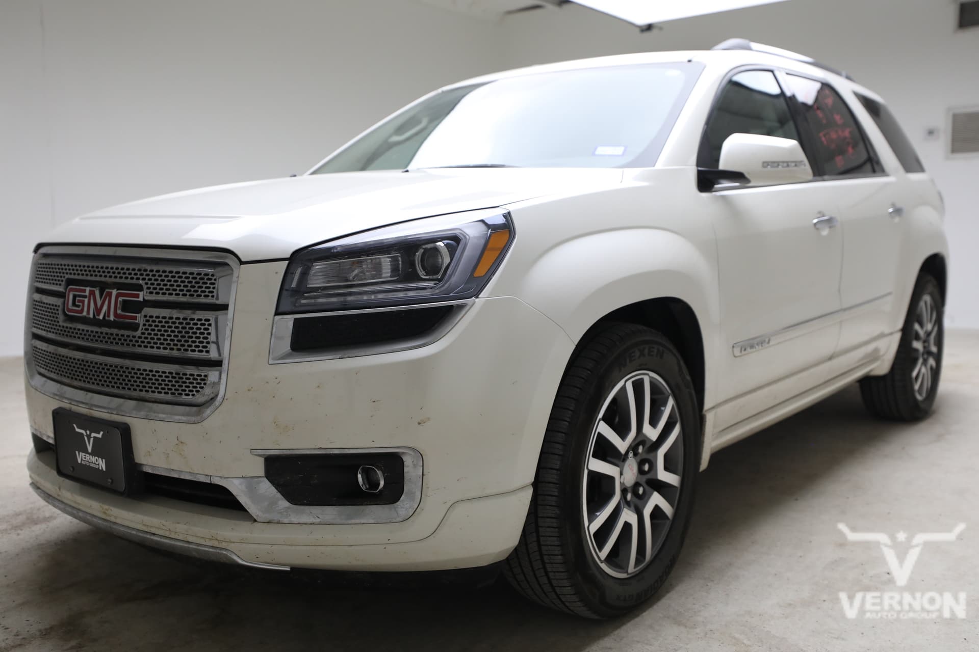 2015 GMC Acadia Denali — photo 1 of 12