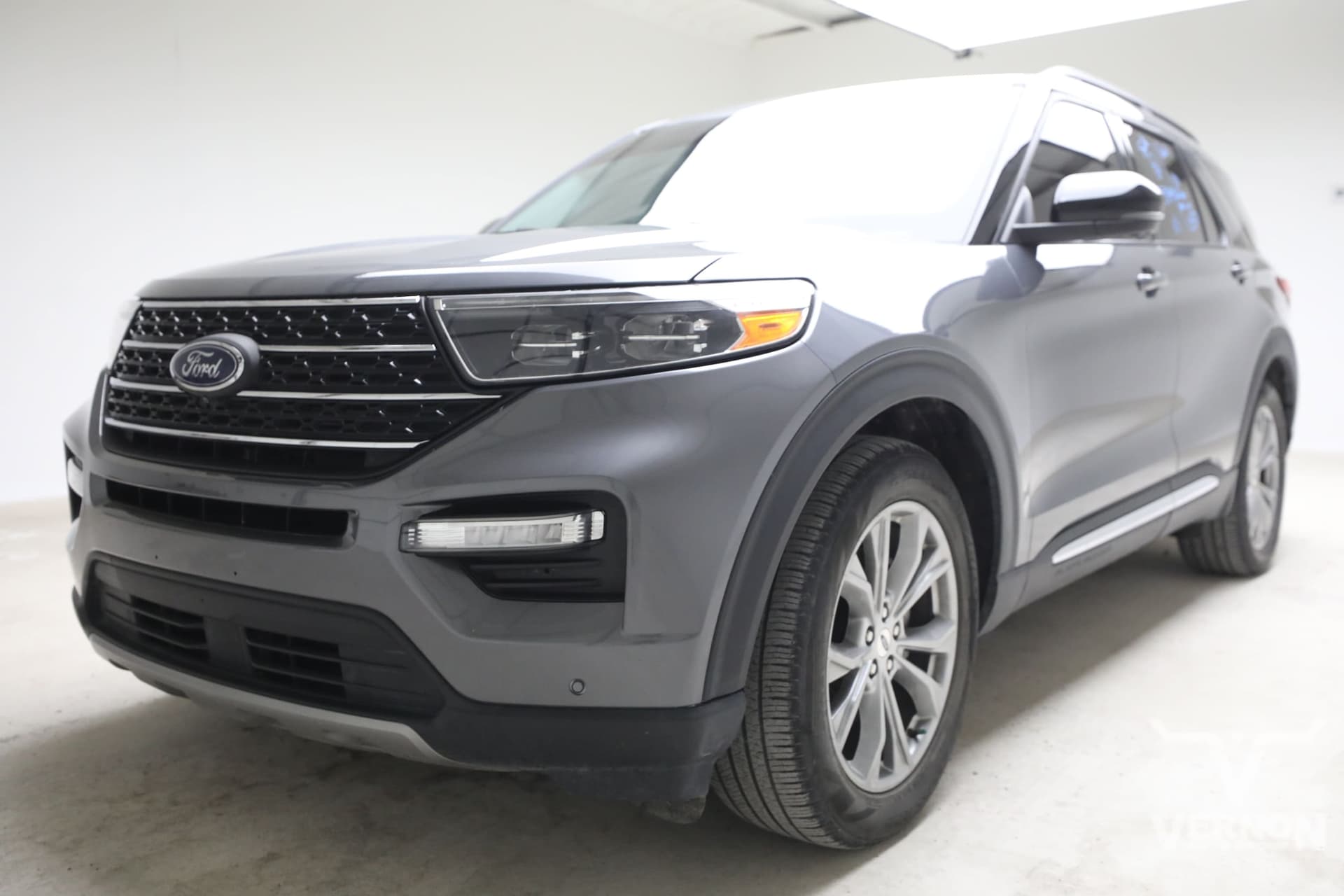 2022 Ford Explorer XLT — photo 1 of 13